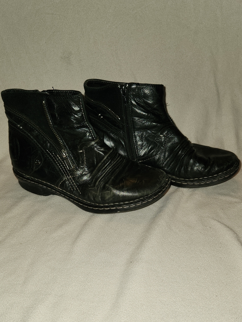 Earth Black Leather Side-Zip Ankle Booties